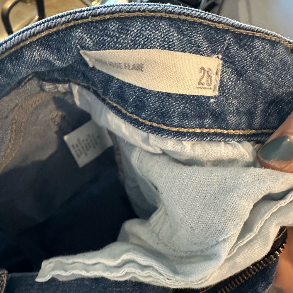 Cute distressed flare jeans - Picture 3 of 3